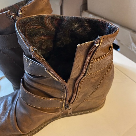 VERY WELL LOVED BOOTS - VERY LOW PRICES - Picture 7 of 16